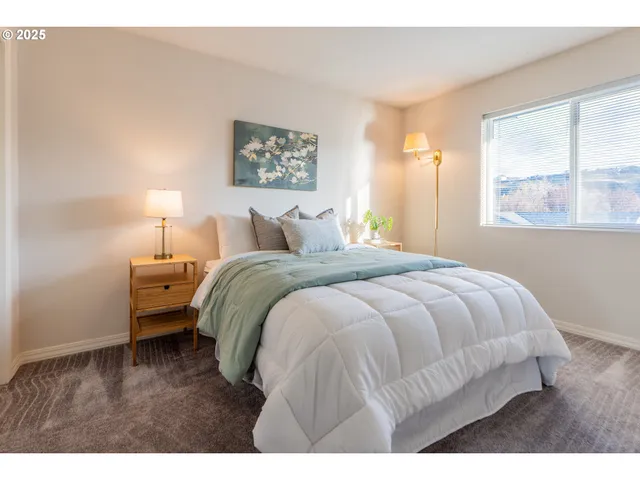 $347,000 | 240 Lone Pine Lane, Unit 2, The Dalles, OR 97058