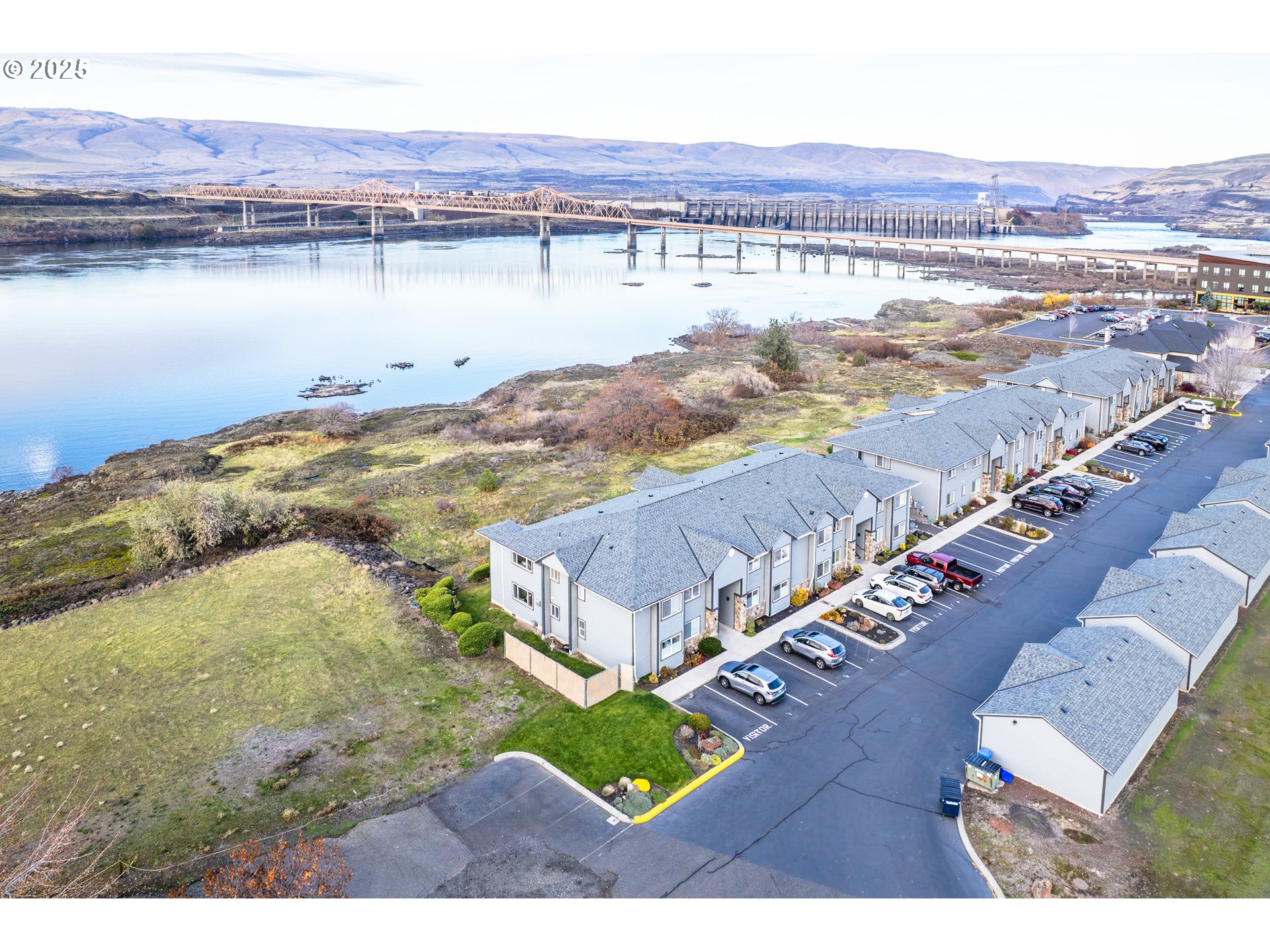 240 Lone Pine Lane, Unit 2 The Dalles, OR 97058 - Photo 33 of 37 a view of an ocean and an ocean