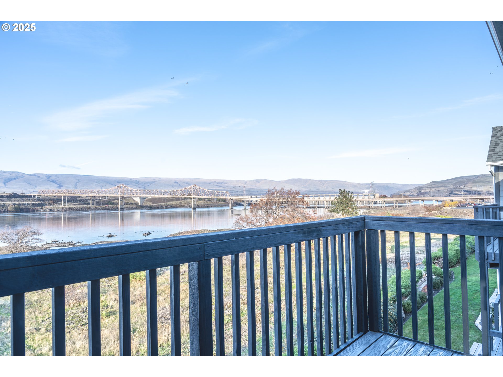 240 Lone Pine Lane, Unit 2 The Dalles, OR 97058 - Photo 34 of 37 a balcony with outdoor space
