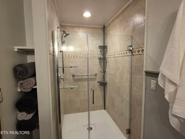 $525,000 | 391 Underwood Grove Road, Cumberland Gap, TN 37724