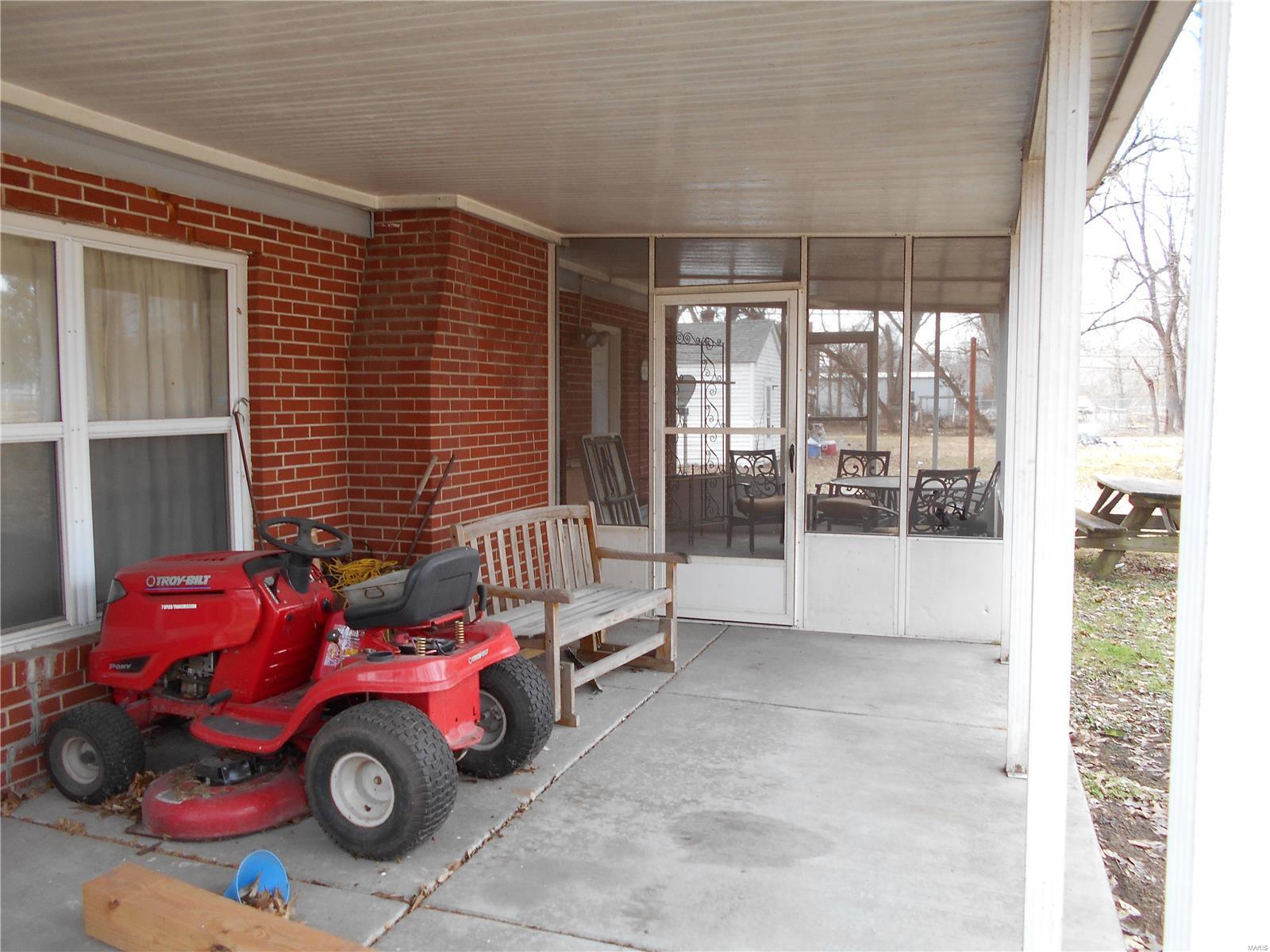 809 East Chain Of Rocks Road Mitchell, IL 62040 - Photo 12 of 18