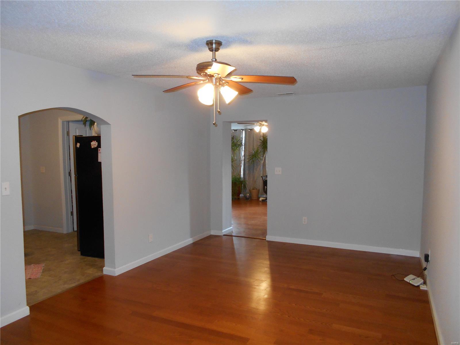 809 East Chain Of Rocks Road Mitchell, IL 62040 - Photo 4 of 18