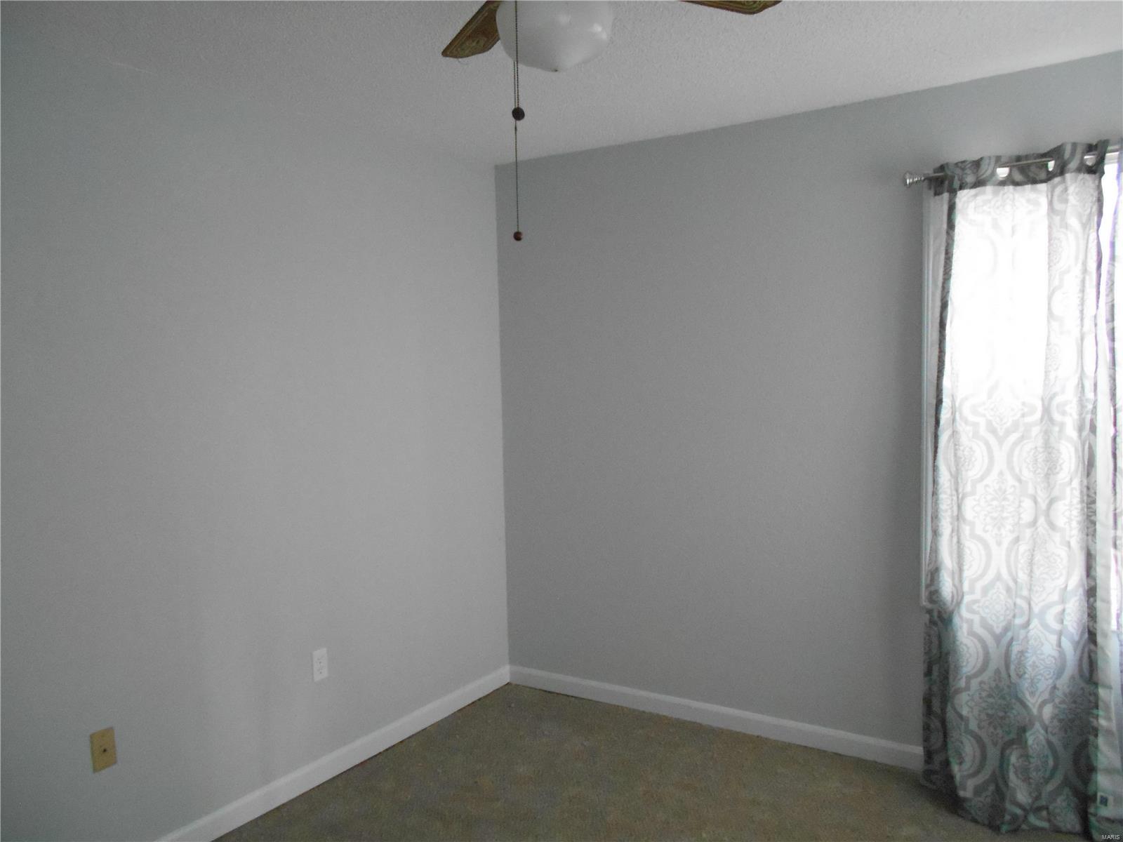 809 East Chain Of Rocks Road Mitchell, IL 62040 - Photo 5 of 18