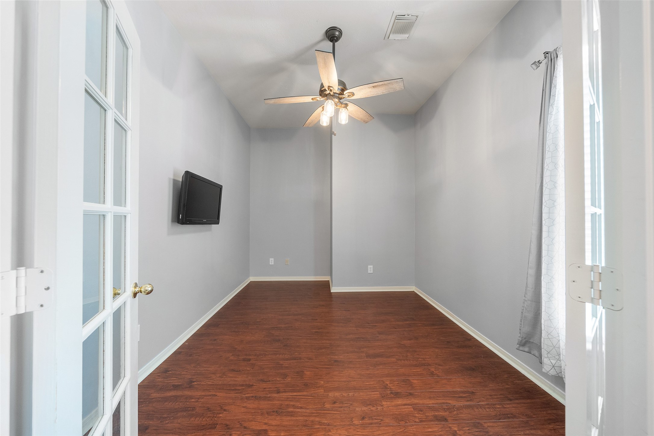 19718 Teller Boulevard Spring, TX 77388 - Photo 29 of 47 a view of a hallway with a small space
