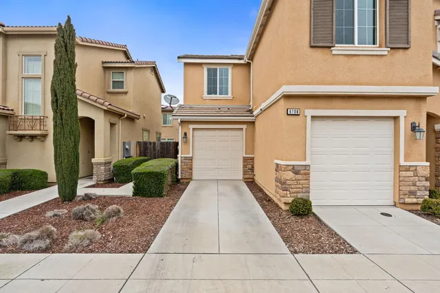 $399,999 | 6108 West Dupont Drive, Fresno, CA 93722