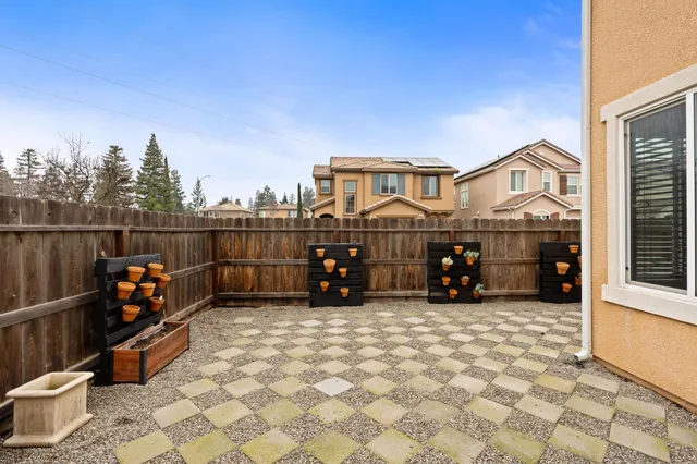 $399,999 | 6108 West Dupont Drive, Fresno, CA 93722