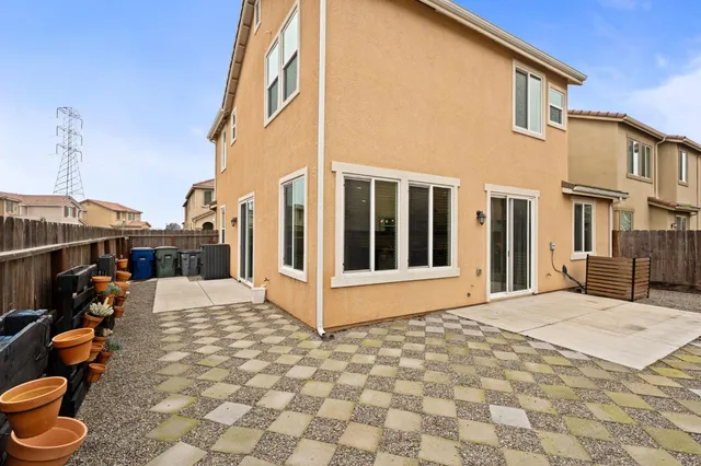 $399,999 | 6108 West Dupont Drive, Fresno, CA 93722