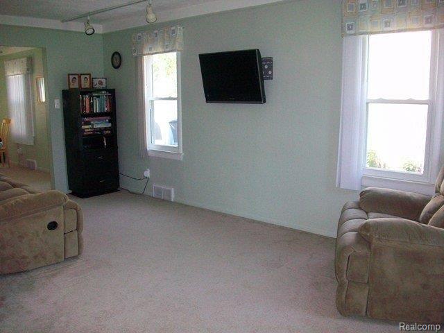 3677 Prospect Road Ann Arbor, MI 48105 - Photo 5 of 14 LIVING ROOM