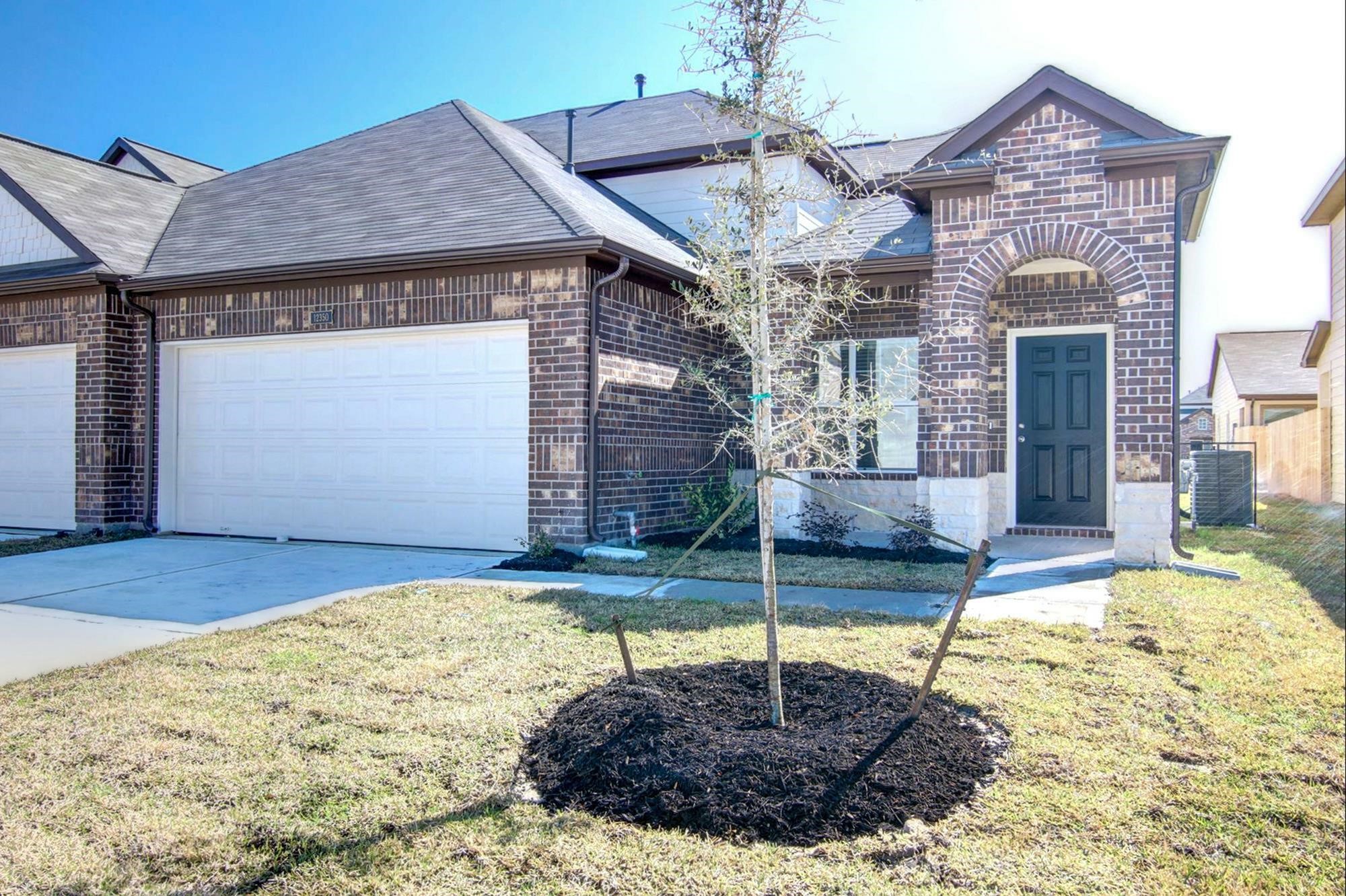 12350 Roy Mix Bohn Lane Houston, TX 77044 - Photo 1 of 13