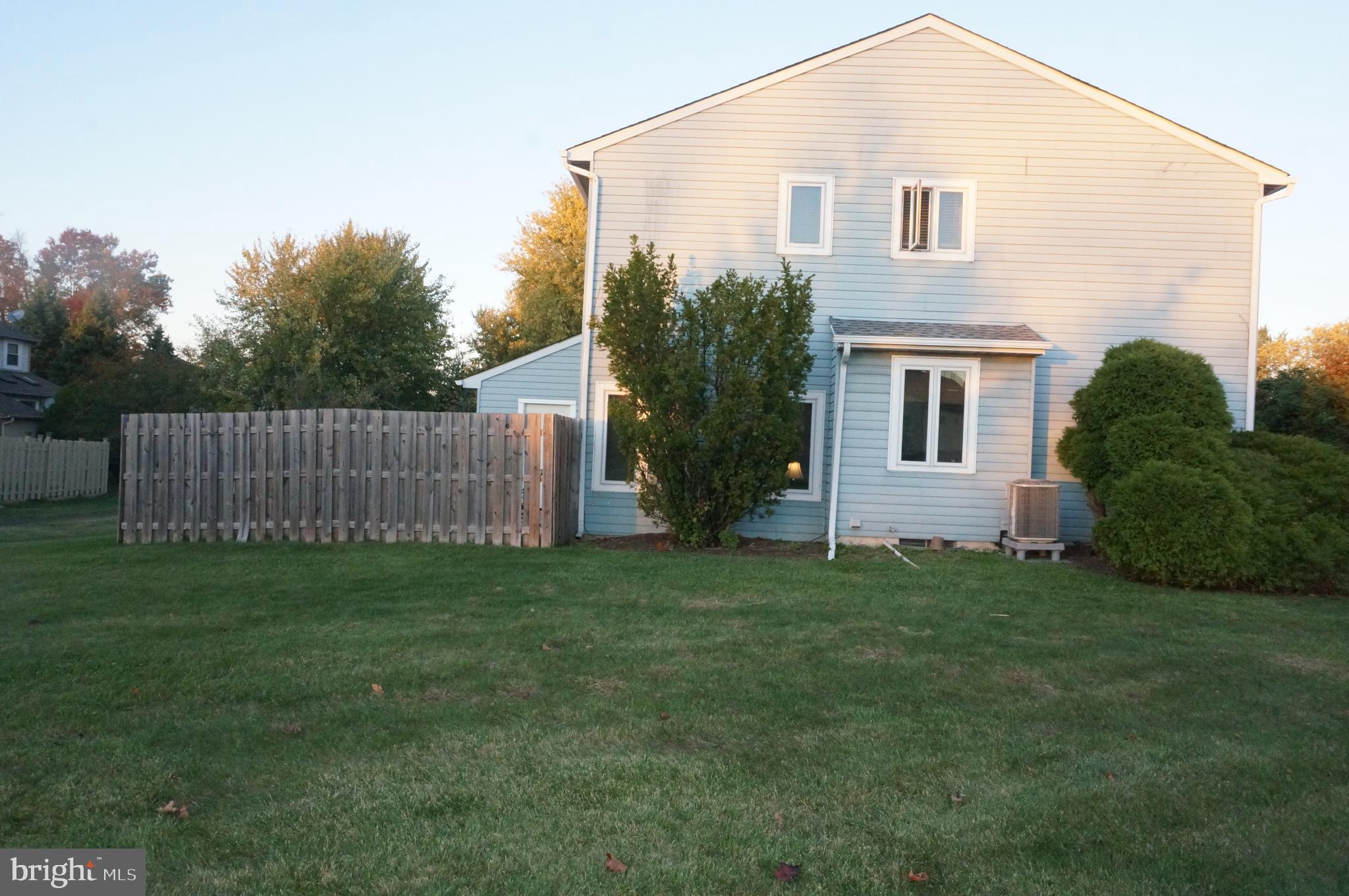 100 Tartan Terrace Chalfont, PA 18914 - Photo 7 of 37 Side