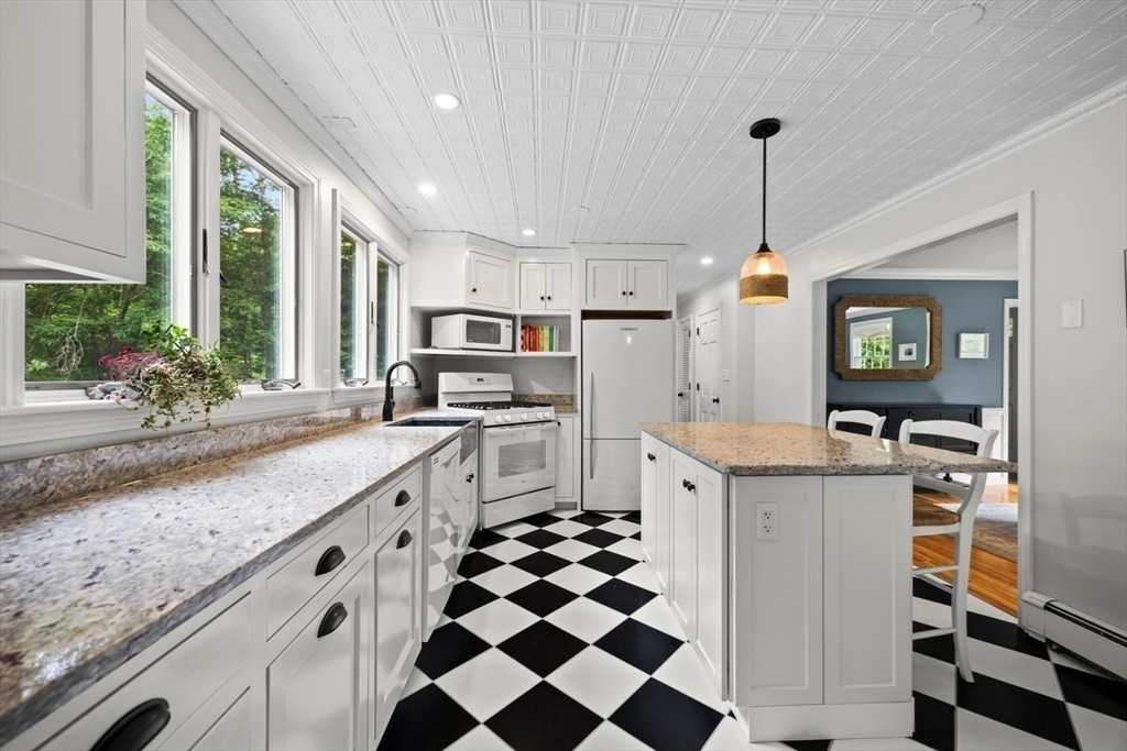 481 Gilbert Street Mansfield, MA 02048 - Photo 8 of 30