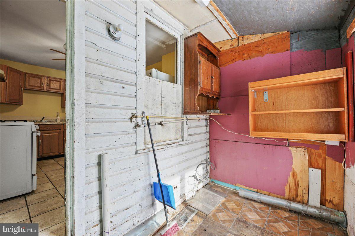 1267 Nottingham Way Hamilton, NJ 08609 - Photo 10 of 24