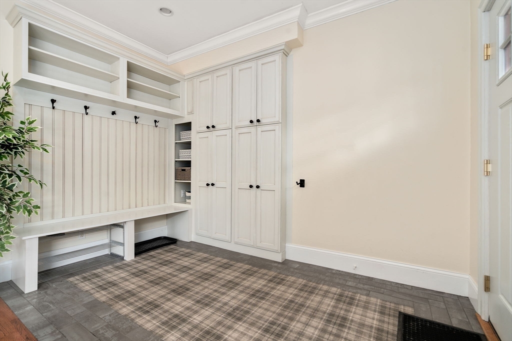 16 Fredette Road Newton, MA 02459 - Photo 9 of 39 Gallery Image 9