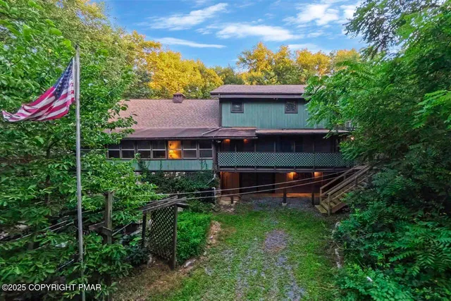 $410,000 | 2186 Woodhaven Drive, Saylorsburg, PA 18353