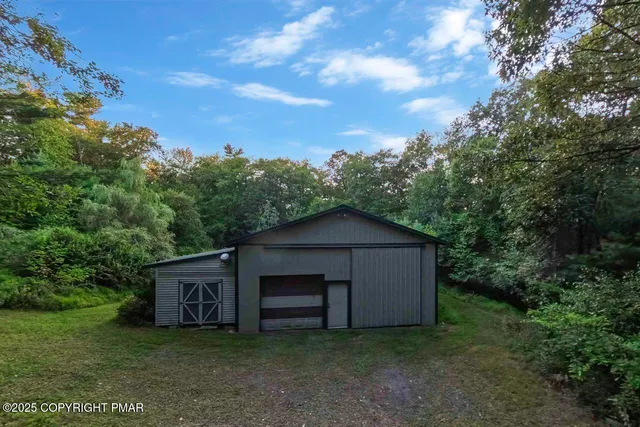 $410,000 | 2186 Woodhaven Drive, Saylorsburg, PA 18353