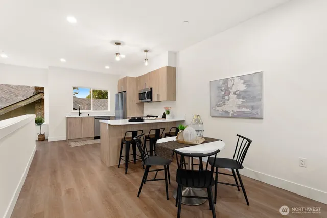 $3,450 | 117 Wells Avenue South, Unit D, Renton, WA 98057