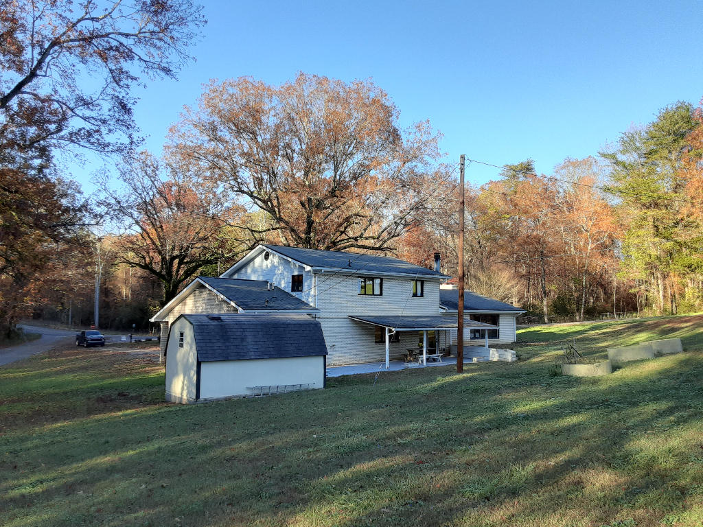 2576 White Flats Road Dayton, TN 37321 - Photo 4 of 37 03