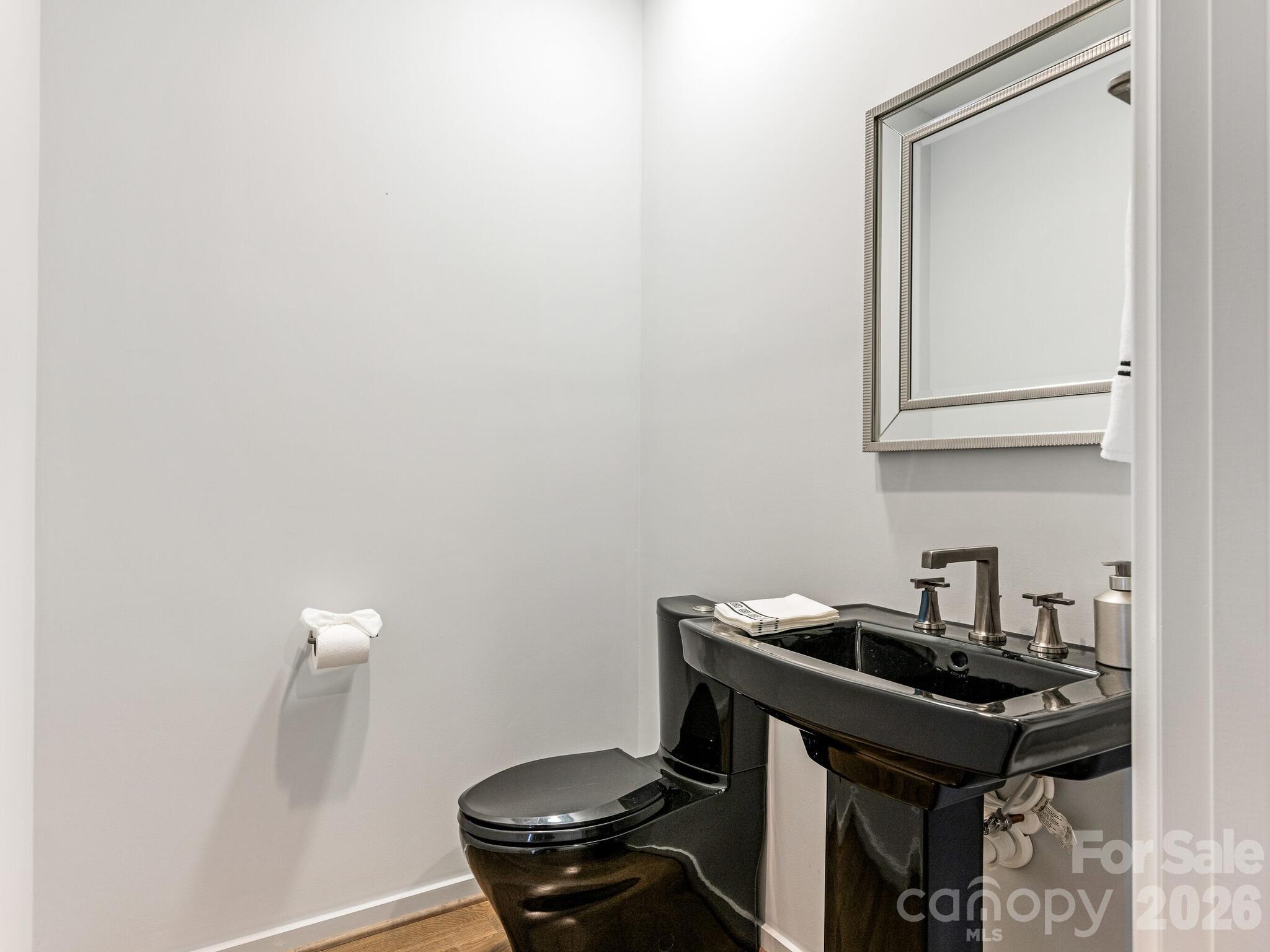 1333 Queens Road, Unit D4 Charlotte, NC 28207 - Photo 11 of 25 Gallery Image 11