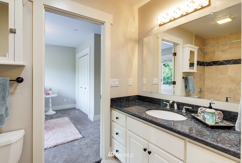 8304 Hunts Point Circle Hunts Point, WA 98004 - Photo 16 of 25