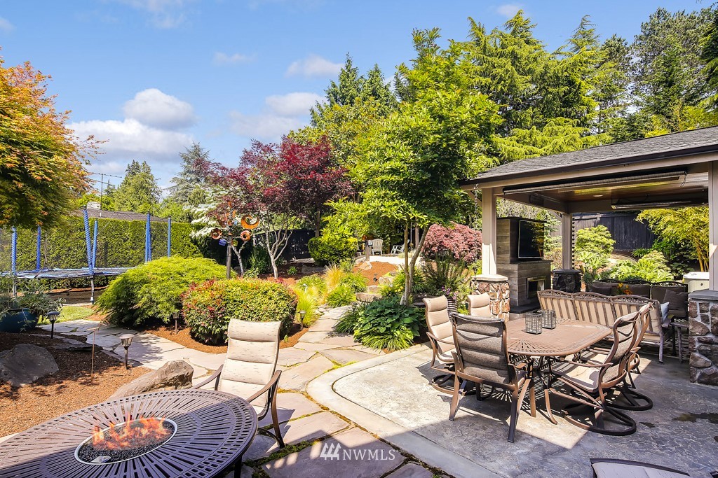 8304 Hunts Point Circle Hunts Point, WA 98004 - Photo 22 of 25