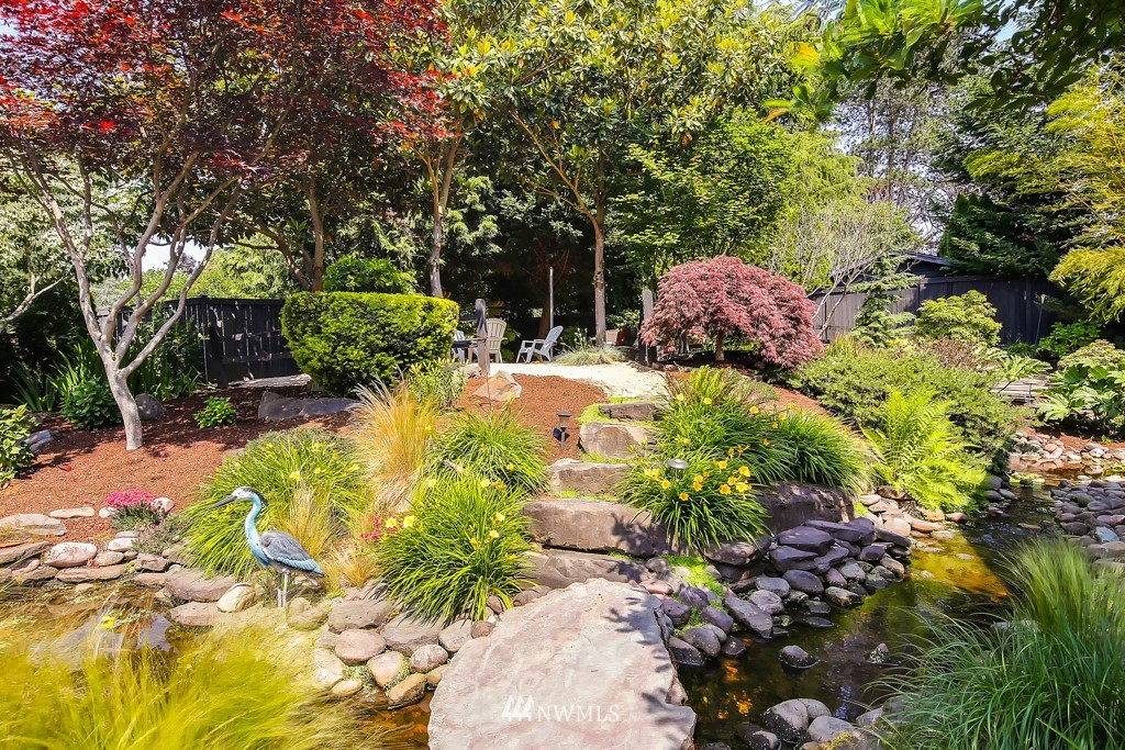 8304 Hunts Point Circle Hunts Point, WA 98004 - Photo 23 of 25