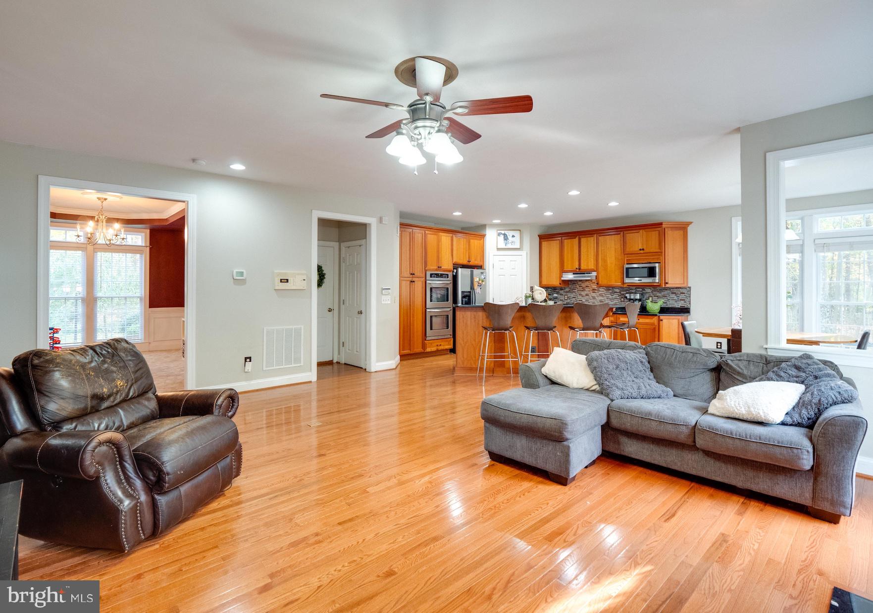 20719 Evergreen Mills Road Leesburg, VA 20175 - Photo 7 of 43 Gallery Image 7