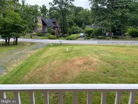 404 Beach Drive Annapolis, MD 21403 - Photo 2 of 25 a view of a house with a swimming pool