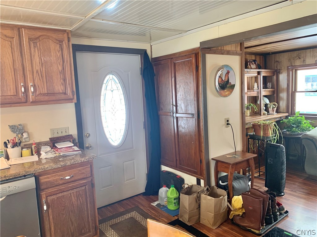 3403 Burke Road Vernon, NY 13477 - Photo 4 of 42 Entrance from front porch into kitchen.
