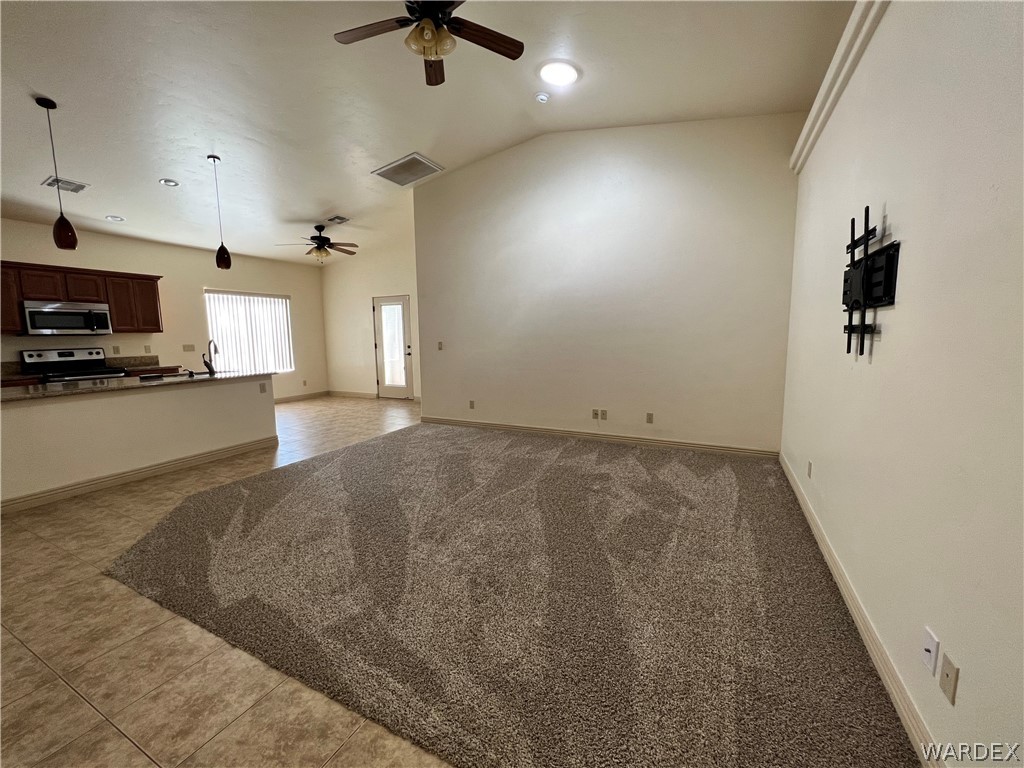 3324 Silver Hill Road Kingman, AZ 86401 - Photo 3 of 51 Open living area