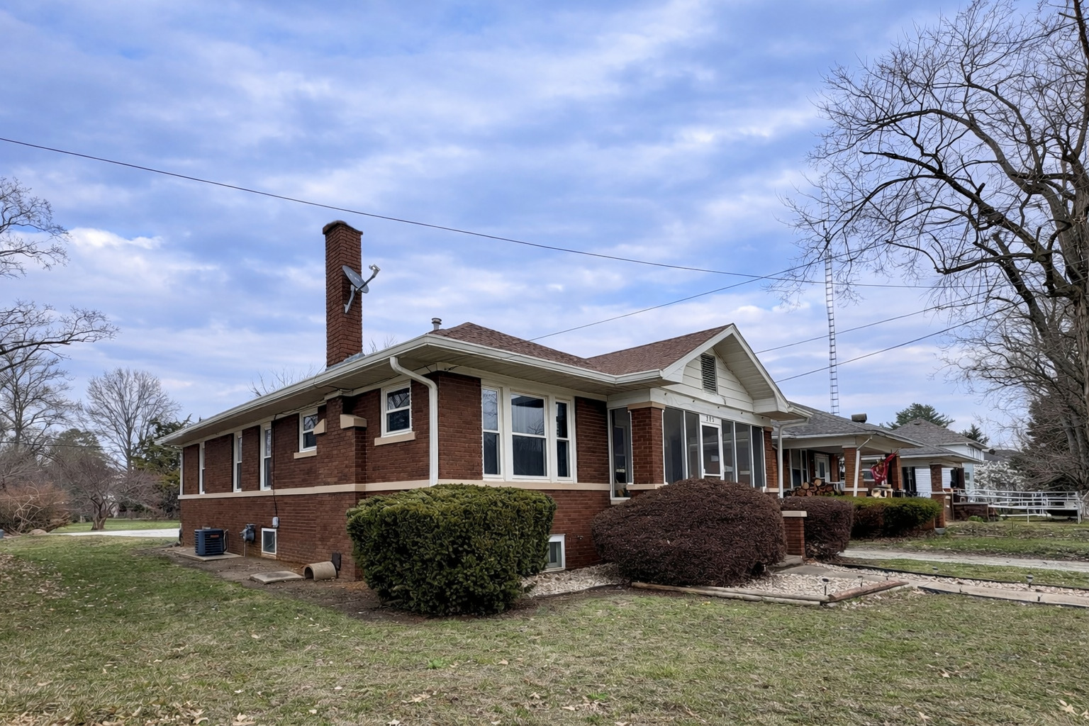 305 West 5th Street Benton, IL 62812 - Photo 3 of 25