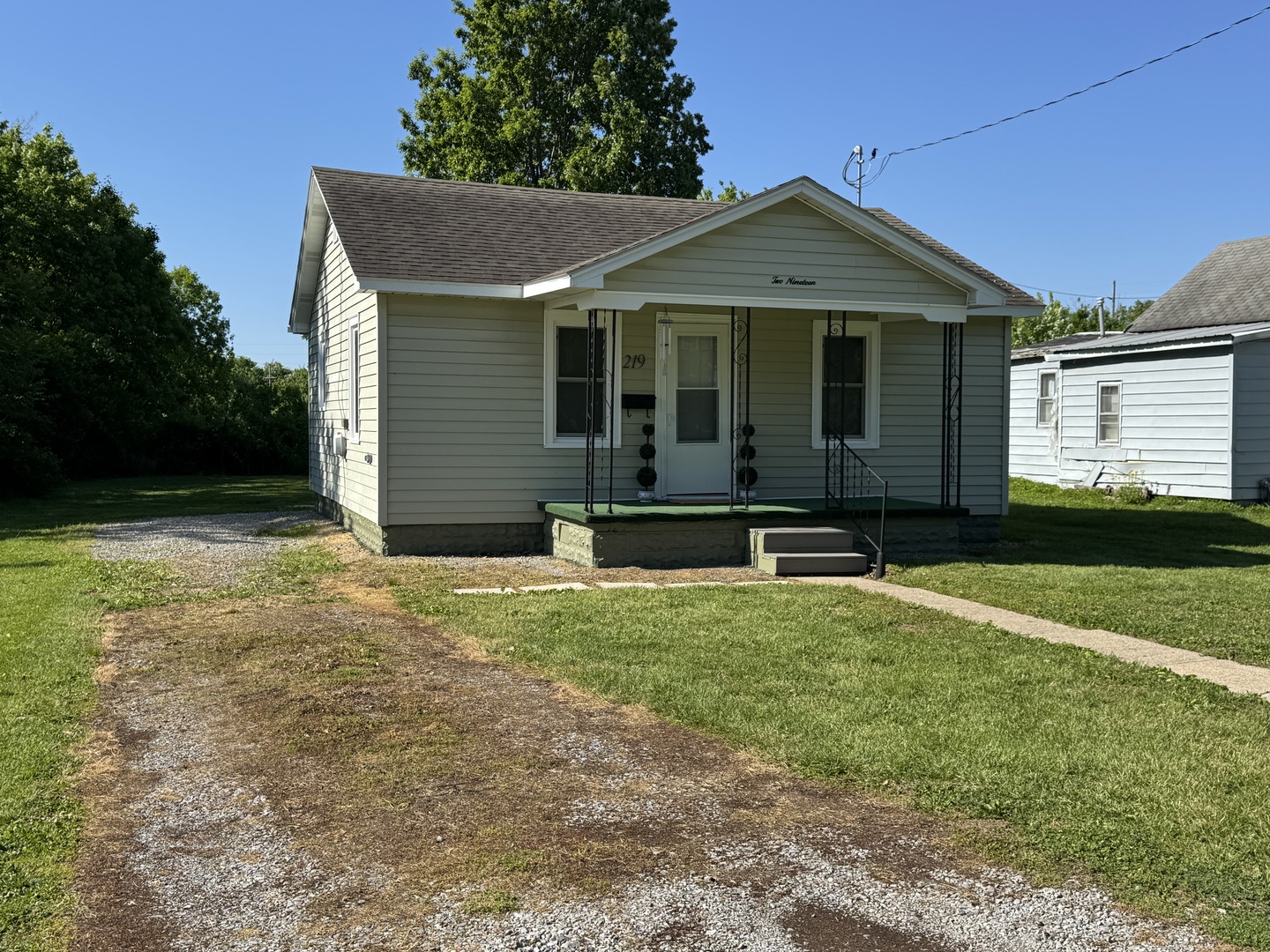 219 West 7th Street Flora, IL 62839 - Photo 23 of 30