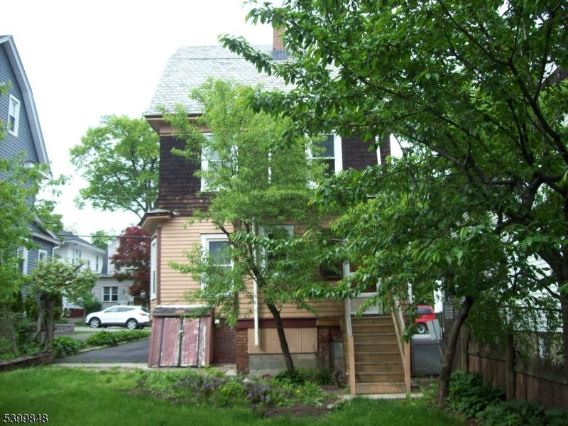 104 Riggs Place West Orange, NJ 07052 - Photo 5 of 24