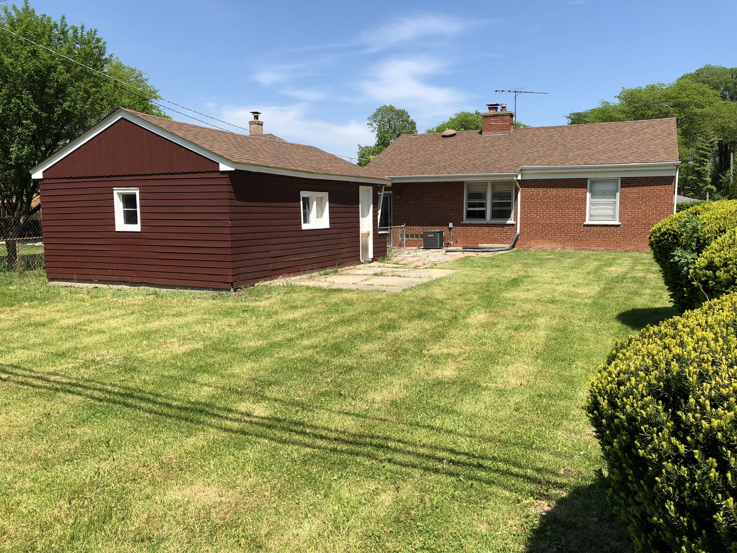 1670 Locust Street Des Plaines, IL 60018 - Photo 2 of 19