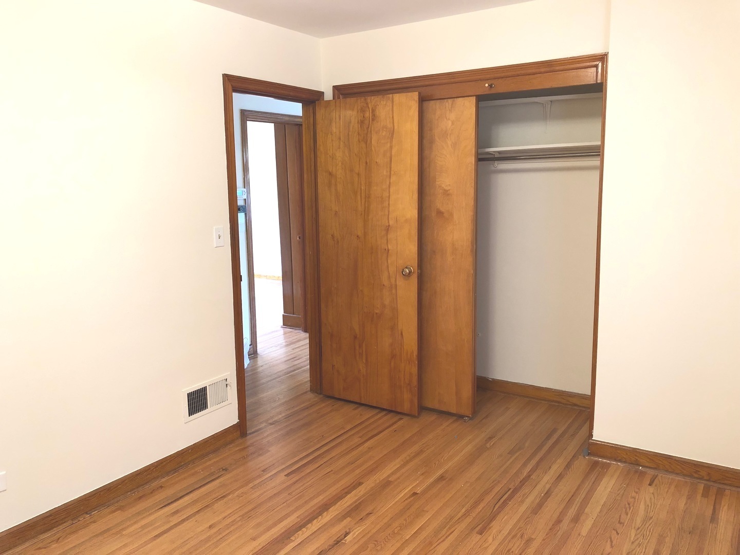 1670 Locust Street Des Plaines, IL 60018 - Photo 12 of 19