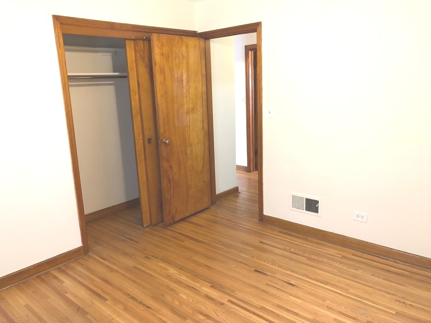 1670 Locust Street Des Plaines, IL 60018 - Photo 13 of 19