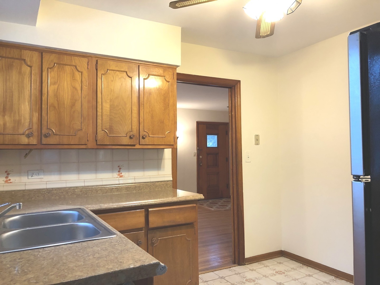 1670 Locust Street Des Plaines, IL 60018 - Photo 4 of 19