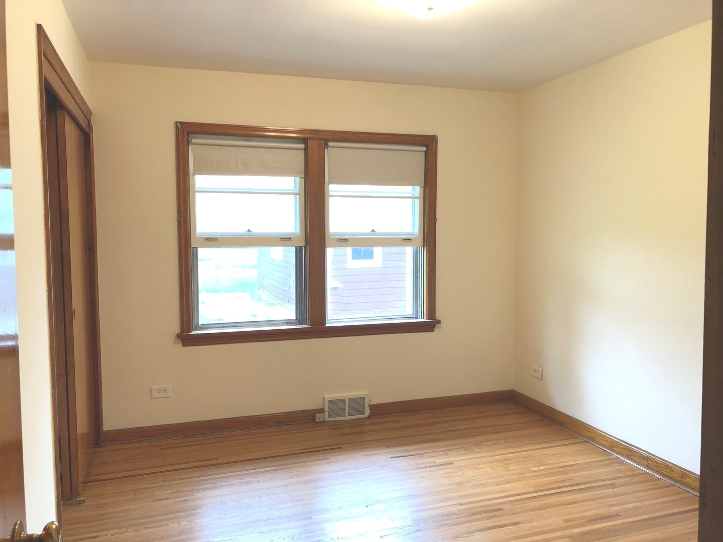 1670 Locust Street Des Plaines, IL 60018 - Photo 9 of 19