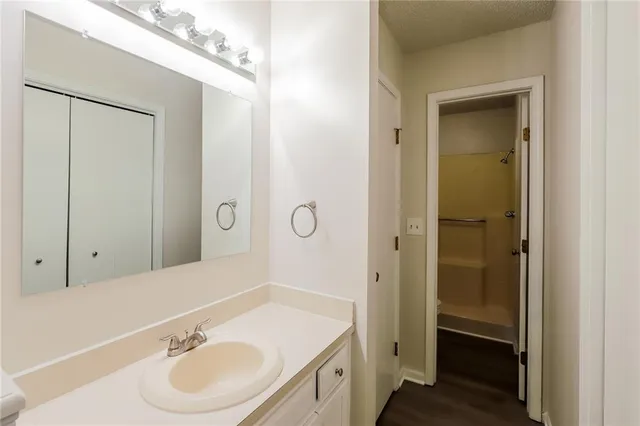 $2,430 | 1606 Northeast 112th Terrace, Kansas City, MO 64155