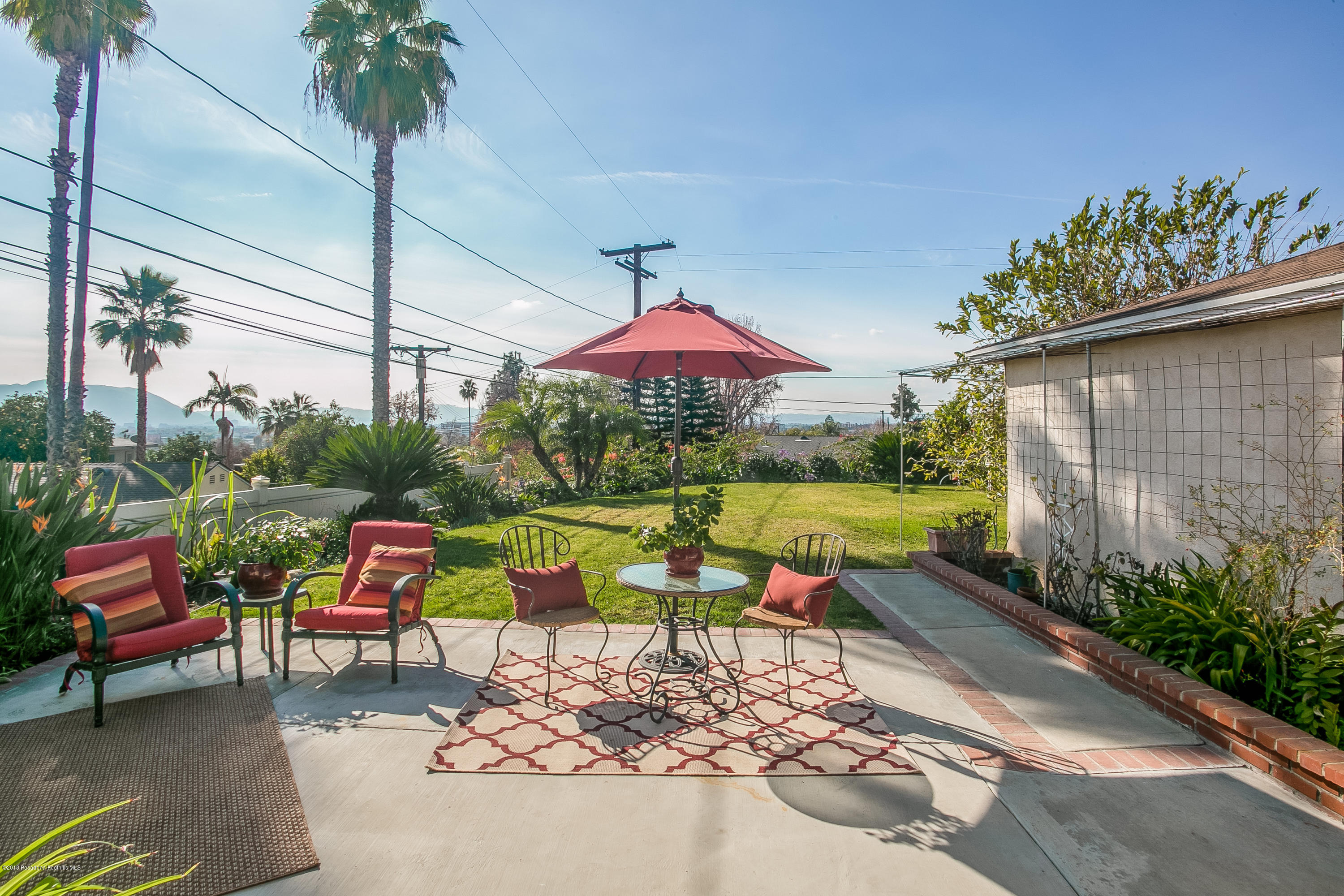 029-Patio-5190873-large[1]