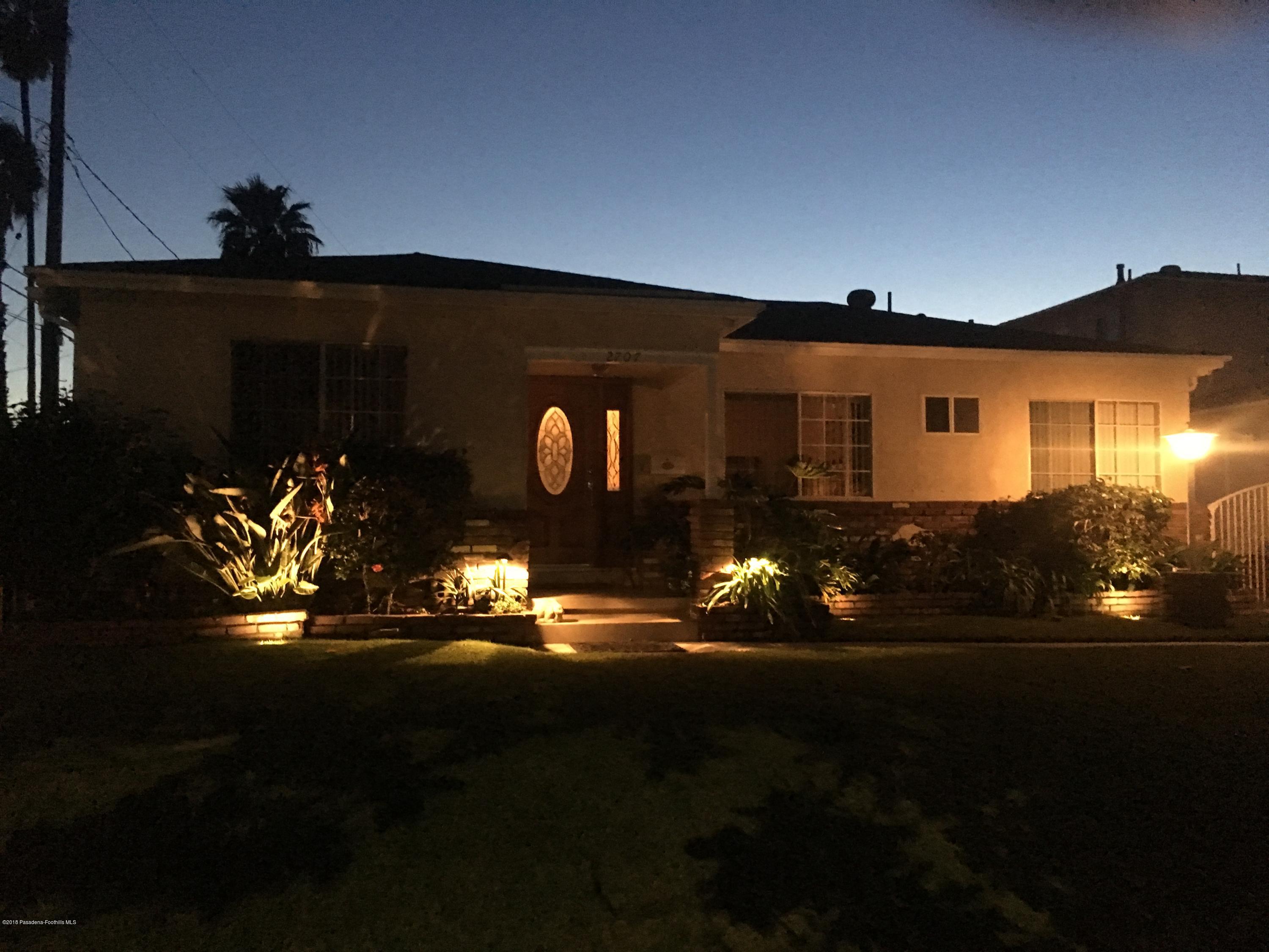 2707 North Kenneth Road Burbank, CA 91504 - Photo 6 of 49 Kenneth twilight