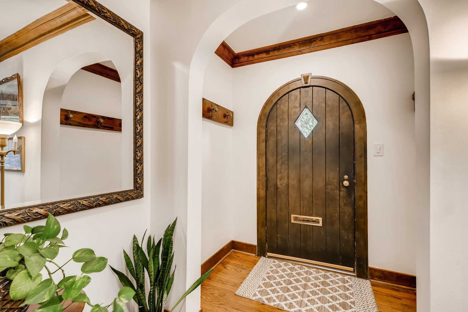 338 Northwood Road Riverside, IL 60546 - Photo 4 of 30 a view of an entryway door