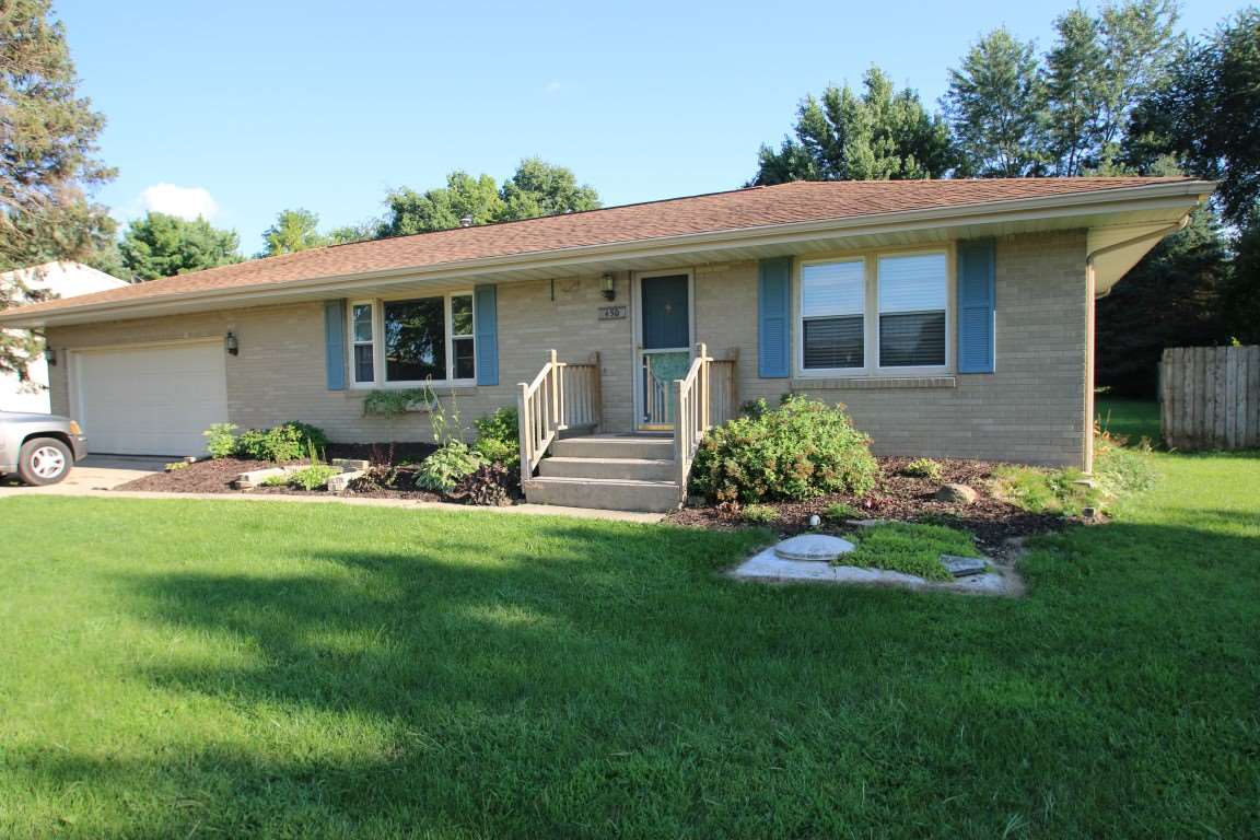 450 North Appleton Road Belvidere, IL 61008 - Photo 1 of 22 a front view of house with yard and green space