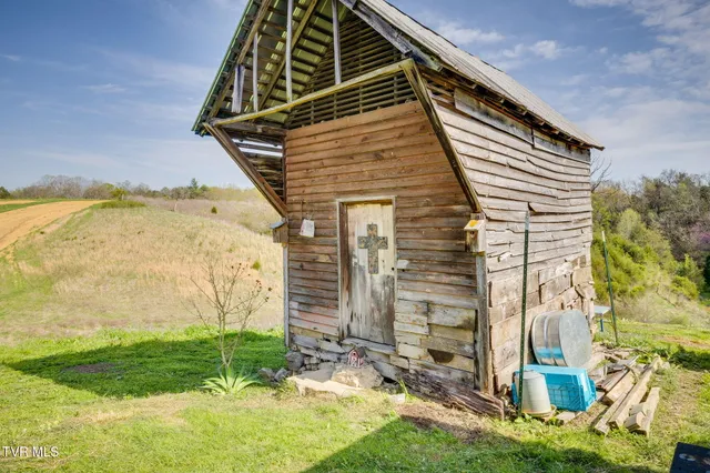 $314,900 | 3765 South Mohawk Road, Midway, TN 37809