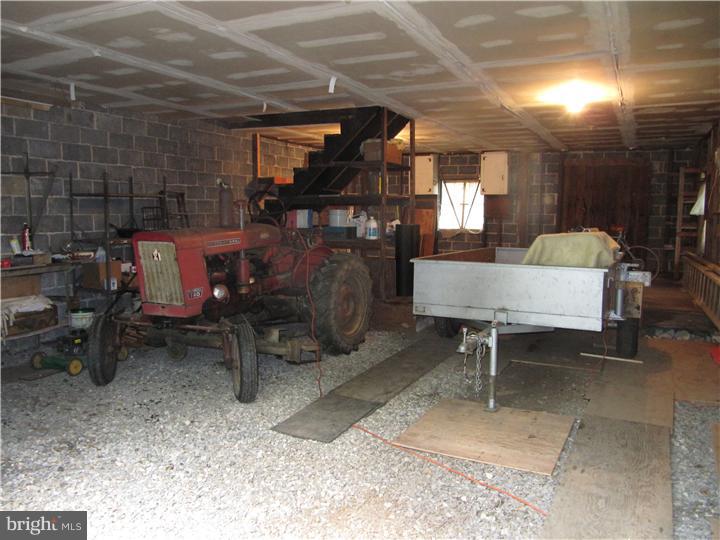110 Hendricks Road Perkiomenville, PA 18074 - Photo 21 of 25 Garage