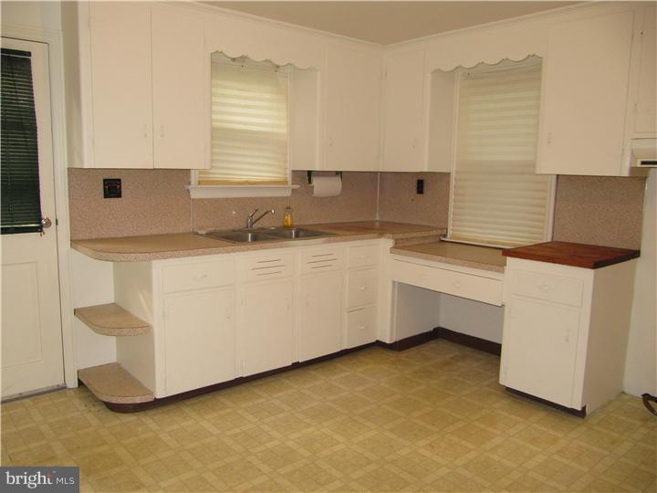 110 Hendricks Road Perkiomenville, PA 18074 - Photo 9 of 25 Kitchen