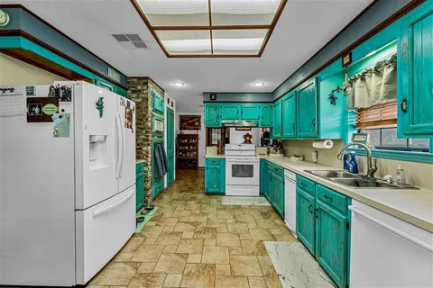 $240,000 | 404 East Krause Street, Westlake, LA 70669