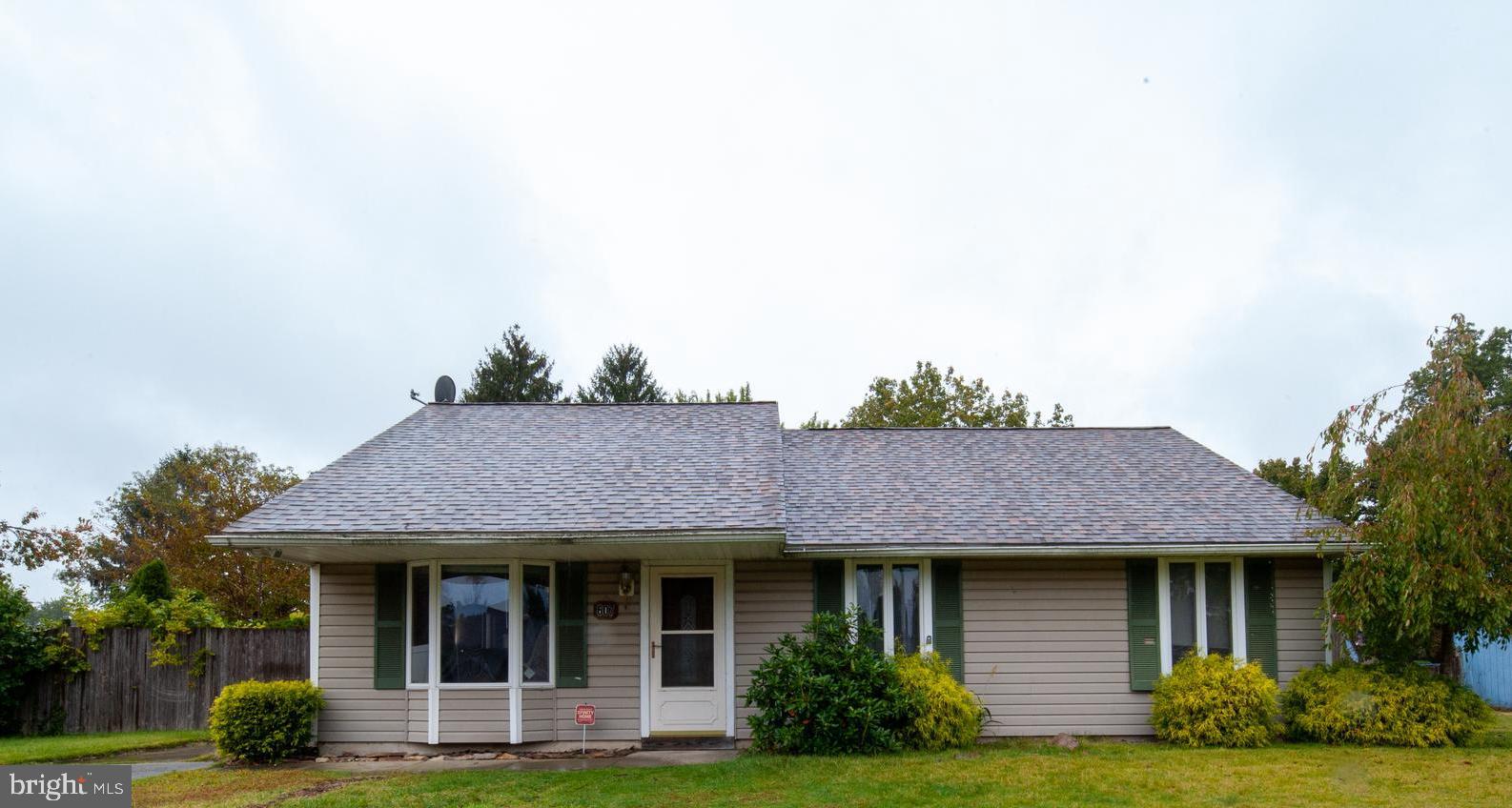 607 Cobblestone Road Williamstown, NJ 08094 - Photo 2 of 33 Gallery Image 2