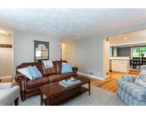 14 MacArthur Road Natick, MA 01760 - Photo 3 of 23 Gallery Image 3