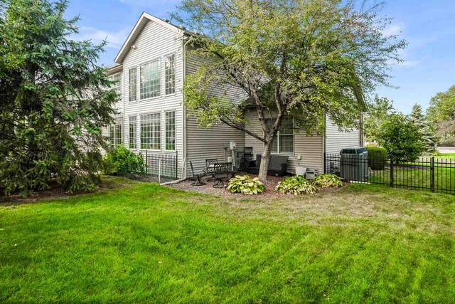 $645,000 | 3 Strawberry Road, Bloomington, IL 61704