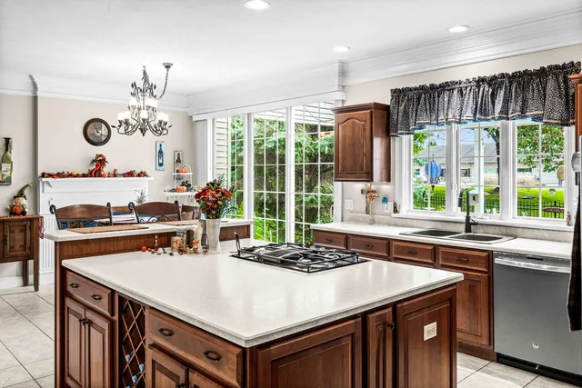 $645,000 | 3 Strawberry Road, Bloomington, IL 61704